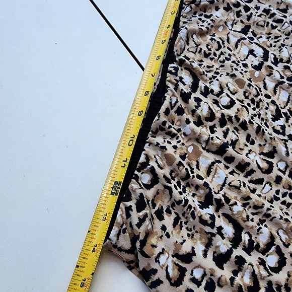 Vince Camuto Leopard Beige Print Skirt Stretch Jersey Lined Body Cone Fit Size S - Picture 5 of 9